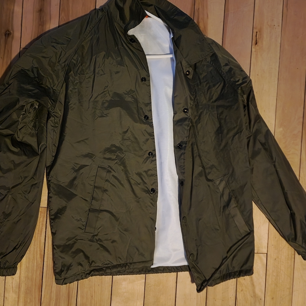 Men's small winder breaker